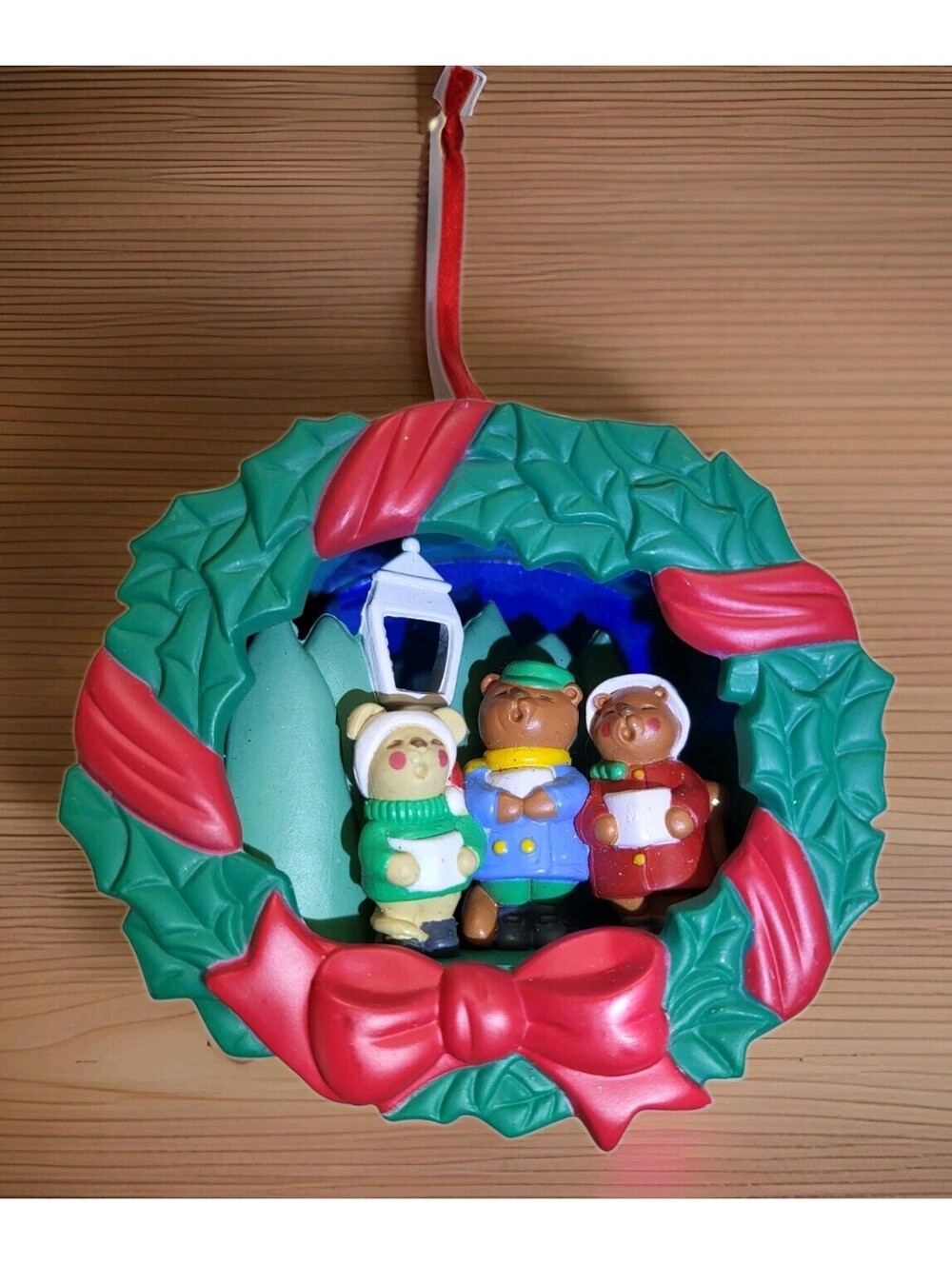 Vintage 1990 AVON Caroling Trio Light-Up Ornament EUC 3" A37
